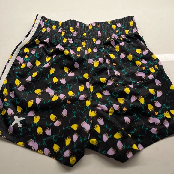 Floral XS Adidas women’s shorts - Picture 2 of 3
